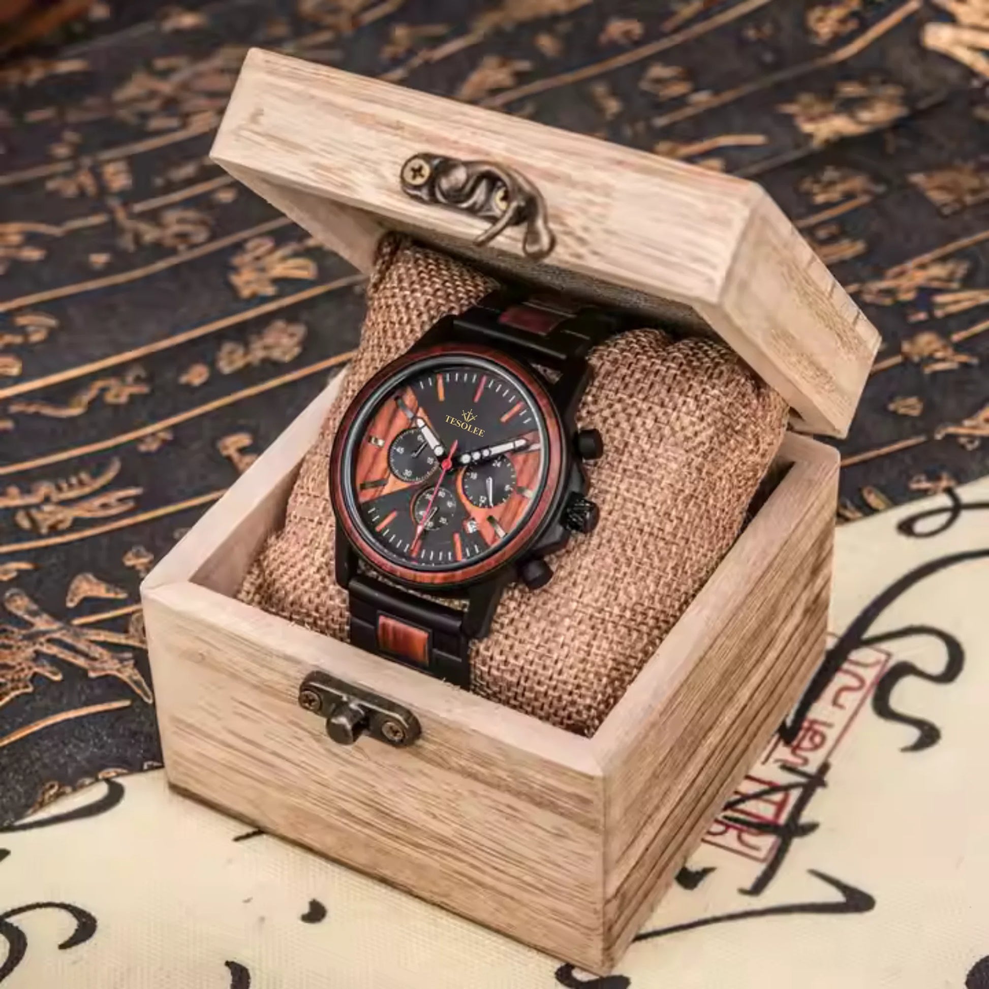 Men's Wooden Chronograph Watch.